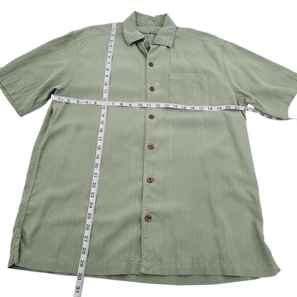 Tommy Bahama 100% silk button front light green shirt size medium - Picture 3 of 4